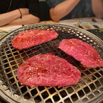 Tokusen Kuroge Wagyu Yakiniku Nishijin Hatsuki - 