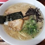 長浜ラーメン一撃 - こってり濃い味ラーメン￥500