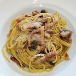 RiSTORANTE EST - パスタ、パンチェッタとマッシュルームのラグーソース　スパゲッティーニ