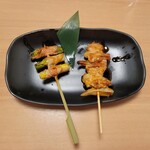 個室居酒屋 ちからホール - アスパラ肉巻き(タレ)とヤゲン軟骨串(タレ)