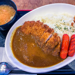 串かつ でんがな - 特製かつカレー 930円＋赤ウインナー 100円