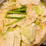 Hakata Motsu-nabe Ooyama Fukuoka Paruko Ten - 【もつ鍋定食•1,380】もつ鍋(みそ味)、浅漬け、明太子、サラダ、〆め(チャンポン麺orご飯)