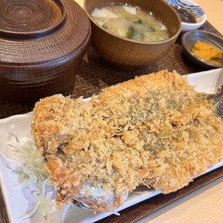 2nd largest size in the world! Thick fried horse mackerel! Homemade◎