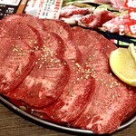 Showa Yakiniku Horumon Meieki Honten - 