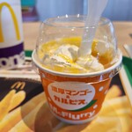 McDonald's Shinkotoni Ten - マックフルーリーマンゴーカルピス(290円)です。