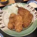 Katsu Sato Marugame Ten - ■ イカフライ2個 
                      ■ アジフライ1個
                      ■ キャベツ盛り