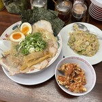 ラーメン魁力屋 - 特製醤油全部のせラーメン&焼きめし唐揚げ定食