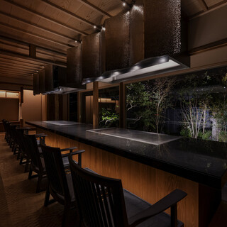 A Japanese space where Japanese beauty is alive, perfect for a special occasion meal.