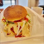 THE RUMOUR BURGER - フィッシュバーガー（M）+アボカド追加