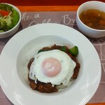 Bailand Cafe & Shop - 肉感ゴロのキーマカレーに入間の卵をトッピング、病みつきです