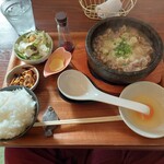 ご飯屋 おもち - 肉吸い定食(御飯大盛無料)。