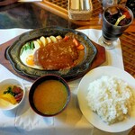 Shioda - 2022年11月19日(土) ｼﾞｬﾝﾎﾞﾊﾝﾊﾞｰｸﾞ210g 和定食