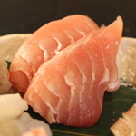 Sanchoku Seafood to Zenkoku Yuiitsu Agetate Tochio Age Ageya - マグロ脳天