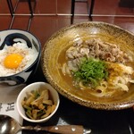 Tokumasa Morinomiya Ten - お昼の定食・肉カレーうどん＋玉子かけご飯＋小鉢¥850(税込）