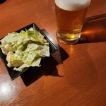 Jidori × Jizake Izakaya Yabuya Motomachi Ten - 付きだし（¥250）とビール