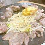 Yakiniku Horumon Jingisukan Gotsubo - 