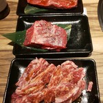 カルビ大将 - 肉厚みすじステーキ 979円、肉牛せせり 704円、
      やわらかカルビ 649円×2