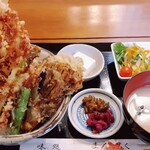 味処 まんぷく - 天丼1700円(税込)