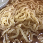 牛太楼 - 麺は多加水中太ちぢれ麺。ピロピロです。