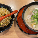 うま屋ラーメン - ハーフセット 950円