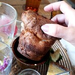 カタツムリ ラボ - シュークリームの皮風パン。甘くない！