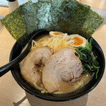 Yokohama Iekei Ramen Majime Kamoi Ten - 