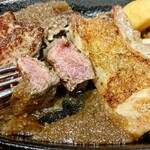 ステーキ宮 - 肉の焼き加減バッチリ。焼き増ししたい方は焼きごて付いてきます。