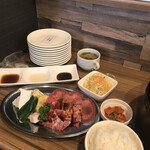 Yakiniku & Steak Kanbee - 