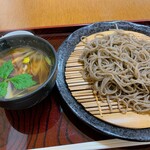 手打ち蕎麦清風庵 富嶽 - 牡蠣汁蕎麦。蕎麦つゆに牡蠣がごろごろ。つゆにも牡蠣の風味たっぷり。期間中に何度でも食べに行きたい。大変美味しい。