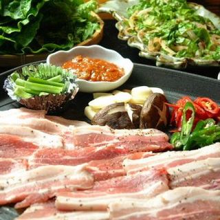 Delicious samgyeopsal made with Tamba pork ★ Lots of vegetables ◎