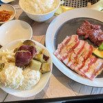 Yakiniku Tokuju Nopporo Ten - 