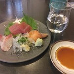 Sushi Dokoro Hidehiro - 刺身と酒