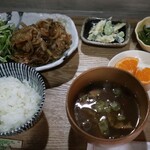 Tejikomi Shokudo Mameya - 日替わり定食・豚の生姜焼き(750円)