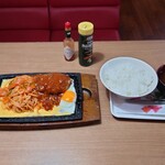 アンダンテ - ●イタスパ＆ハンバーグ　850円
            ●ご飯＋お味噌汁　150円