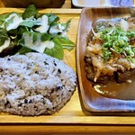 肉ときどき魚のビストロ Bon Carne - パン、白米、雑穀米から選択可能。