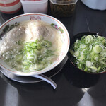 ラーメン 屋台骨 分店 - 博多ネギ山ラーメン♪