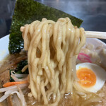 Ramen Tsukemen Ginji - 猪らーめん  麺リフト