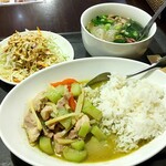 Thai Restaurant Baikeo - グリーンカレーとミニラーメンのセットです