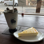 カフェワワワ - アイスコーヒー&チーズケーキ