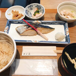 Oden Washoku Ginza Ogura Marunochi Tokia Ten - 