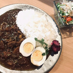 Spice Ryori Ten charm - 牛すじカレーランチセット（サラダ＋ドリンク）@1600