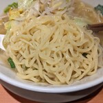 Hidakaya Chofu Kitaguchi Ten - 野菜たっぷりタンメンの麺