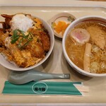 Totoro - エビ丼 ラーメン(しお)セット②