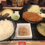 Matsunoya Hibarigaoka Ten - 得朝ロースカツ定食（ライス大　小鉢納豆　490円）