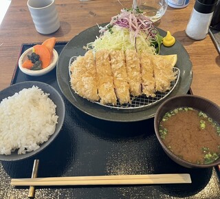 THE TONKATSU CLUB - 定食全景