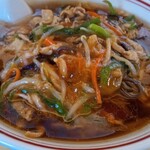 あけぼの八宝園 - 料理写真:肉細切りラーメン950円