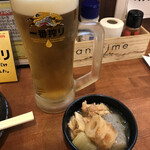 Yakitori Nikomi Ninomiya - 生ビールとお通しの煮物