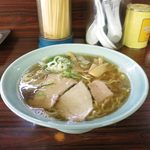 塩ラーメン（700円）