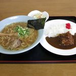 ラーメン＆カレーセット サラダ付（700円）