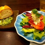 Izakaya Buono - トマトと自家製リコッタチーズのカプレーゼ